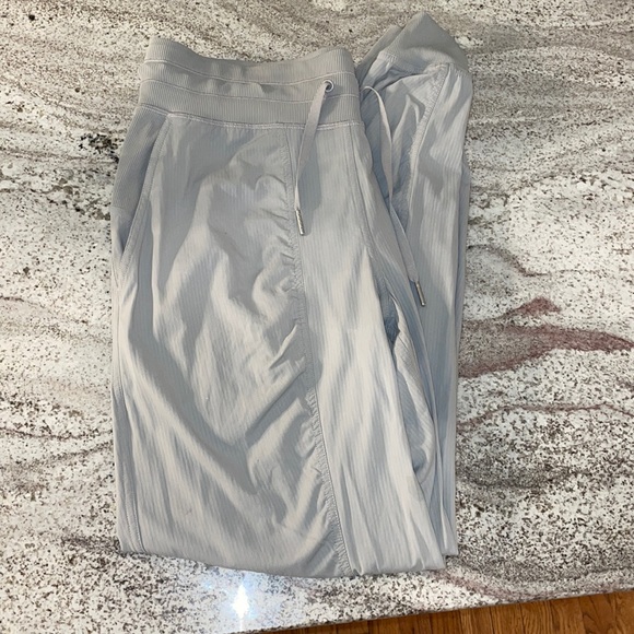 Lululemon Grey jogger - Picture 2 of 6